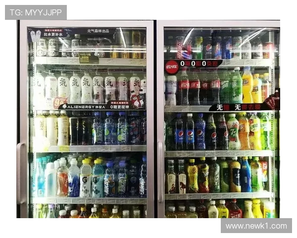 李诗沣家的冰箱里塞满了蛋白粉，连饮料都喝零卡的