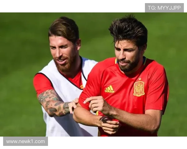 皮克与拉莫斯在高位逼抢下防守偏向体系分散趋势