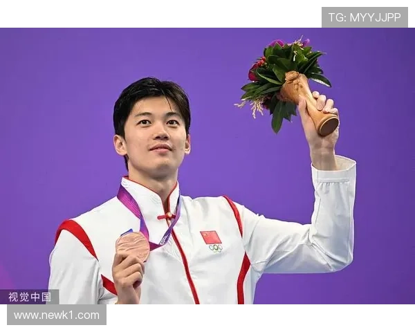 汪顺家的冰箱里塞满蛋白粉，邻居以为他开健身房